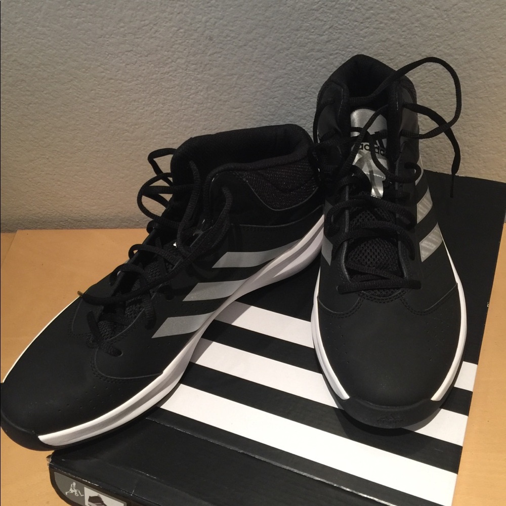 Adidas Mens Sneakers Isolation2 Sz:12 Blk/wht/slvr